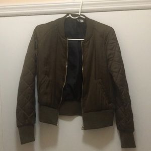 🎉HOST PICK🎉 H&M bomber jacket